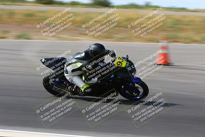 media/Apr-30-2023-CRA (Sun) [[020fcf5d43]]/Race 14-400 Expert-Amateur Superbike/